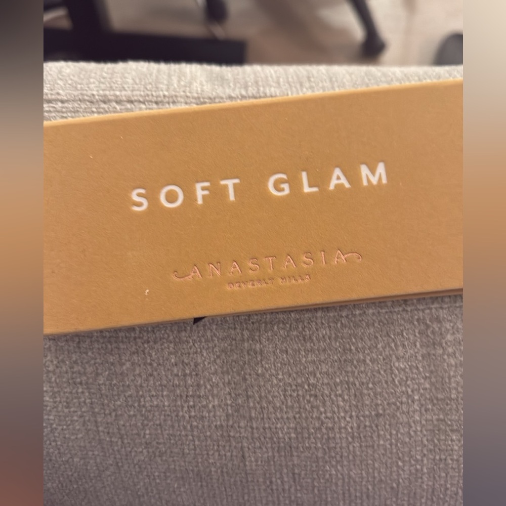 ABH Soft Glam Palette